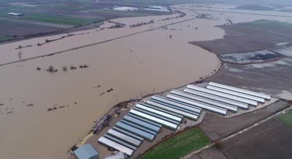Hırsızlar sele sebep oldu...