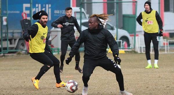 İbrahim Sissoko'nun yeni stili ilgi çekti!