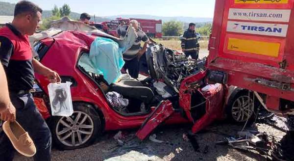 İnanılmaz! Bu araçtan sağ çıktılar!