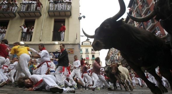İspanya’da boğa koşusunun son günü: 10 yaralı