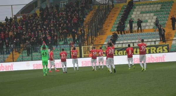 İstanbulspor Eskişehirspor maçından kareler