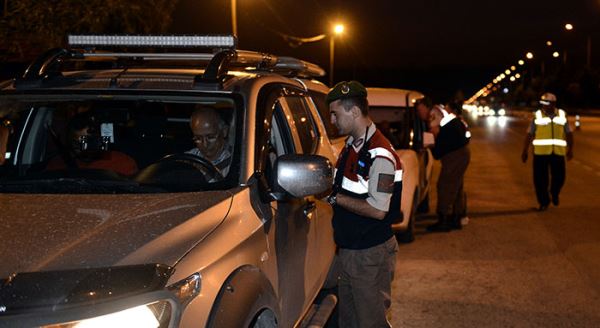 Jandarma ve polis gece boyunca kontrol etti