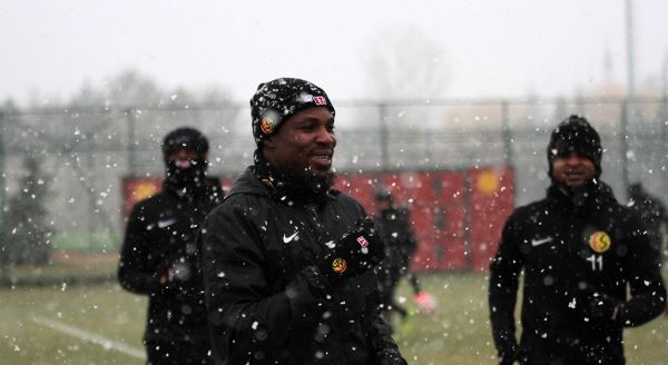 Kar altında çalıştılar