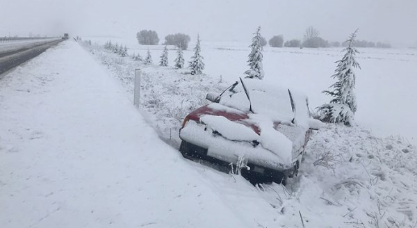 Kar yağışı kazaları da beraberinde getirdi