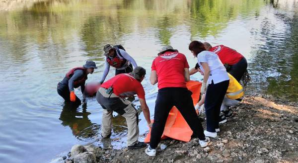 Kardeşinin cesedini 3 gün sonra buldu