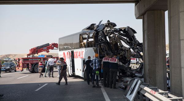 Kaza yerinden dehşet görüntüler!