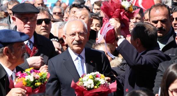 Kılıçdaroğlu Eskişehir’de Bahar Yürüyüşü’ne katıldı
