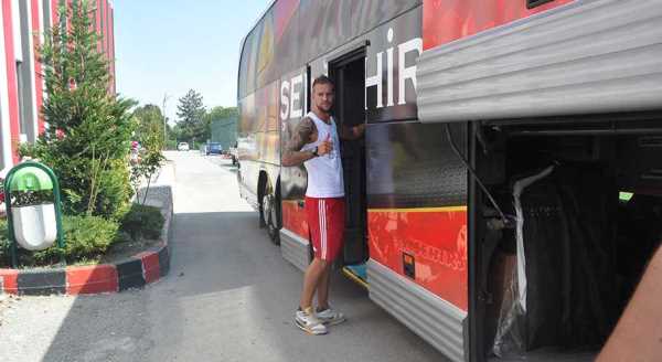 Kırmızı Şimşekler Manisa'ya gitti