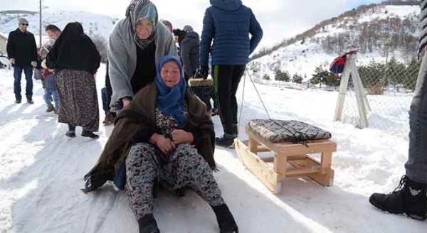 Kızak festivali renkli görüntülere sahne oldu