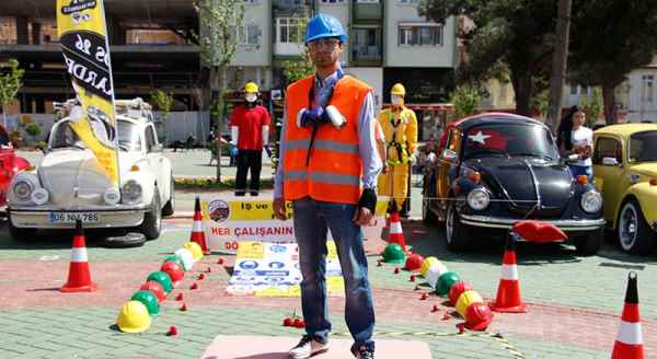 Klasik arabalarla örnek davranış