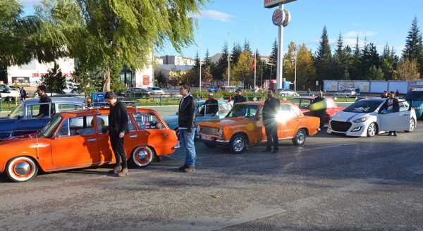 Klasik tutkunlarından Ata'ya saygı duruşu
