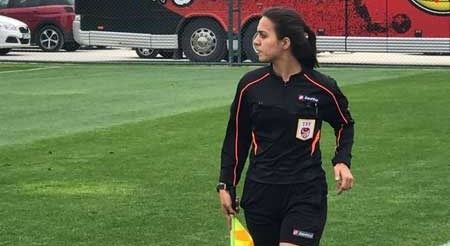 Maçımıza damga vuran kadın hakem!