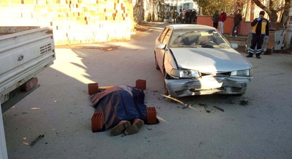 Muhtar tabancayla kafasından vurdu