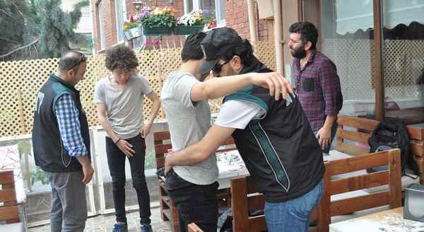 Okul bölgelerinde uyuşturucu denetimi!