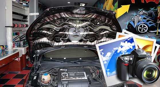 OTOMOBİLLERE DÖVME YAPIYOR