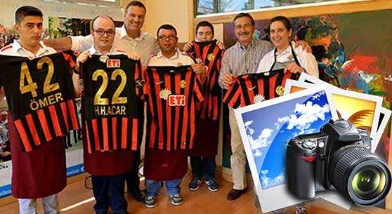 Özalan Gökkuşağı Kafe'de