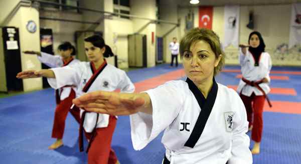 Sabah öğretmen akşam dövüşçü