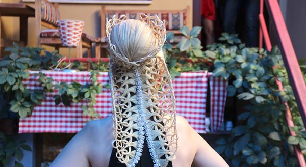 Saç örgüsünün patentini aldı