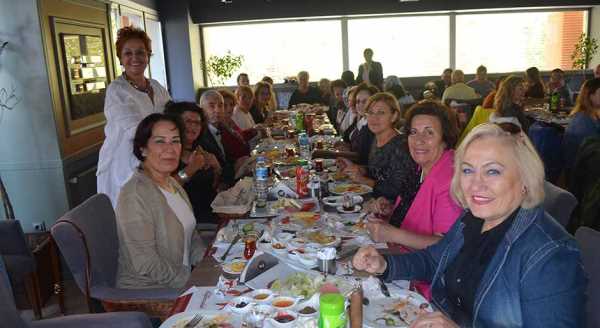 Sanat ve müzik eşliğinde kahvaltı keyfi