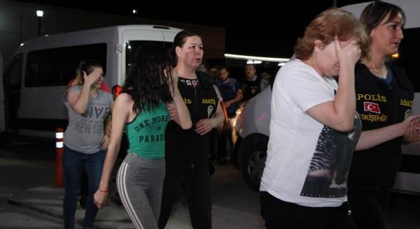 Sarar çiftini gasp eden zanlılar Eskişehir’de