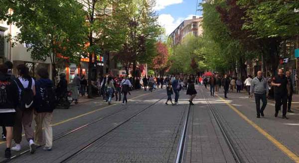 Seçime sayılı günler kala Eskişehirliler...