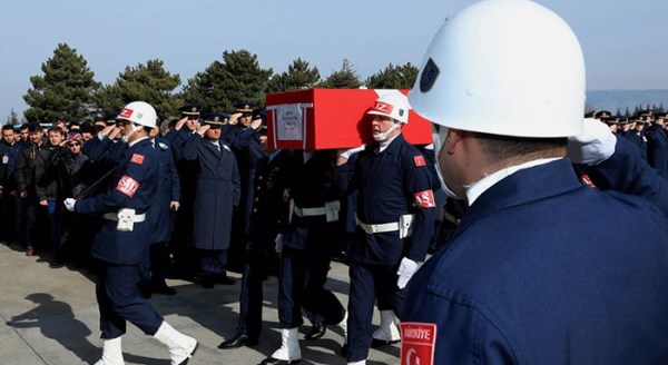 Şehidin naaşı askeri törenle karşılandı