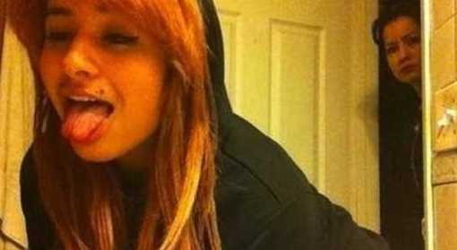 SELFİE'LERDEKİ DAVETSİZ MİSAFİRLER