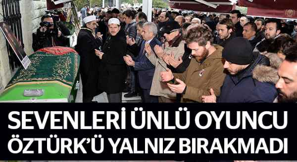 Sevenleri ünlü oyuncuyu yalnız bırakmadı