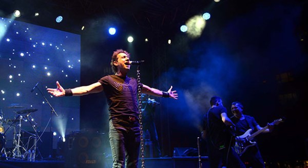 Sevilen sanatçı Kıraç Eskişehir'i salladı