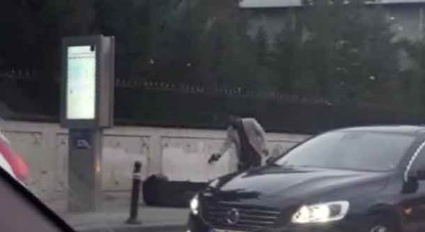 Silahlı dehşet kamerada!