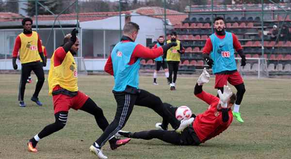 Şimşekler Manisa maçına hazır