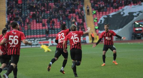 Soluk kesen mücadelenin fotoromanı: Eskişehirspor - Ümraniyespor