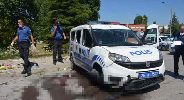 Son dakika: Eskişehir'de polis aracı takla attı! Feci kaza...
