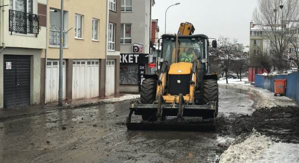 Su birikintisi toprak kaymasına neden oldu