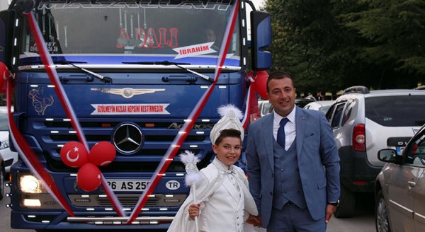 Sünnet çocuğunun 'tır' hayali gerçek oldu