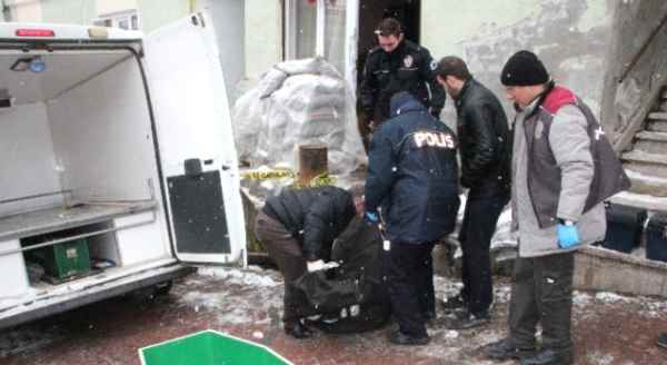 Talihsiz kaza, cesedi taşırken koptu