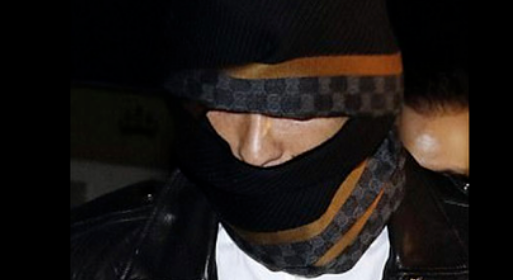 Tanınmamak için bu halde!