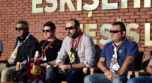 Taraftar 'başkanlık' nöbetinde