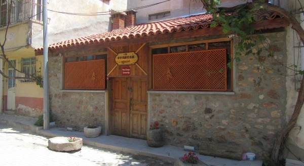 Tarihi çamaşırhanenin içi sizi şaşkına çevirecek