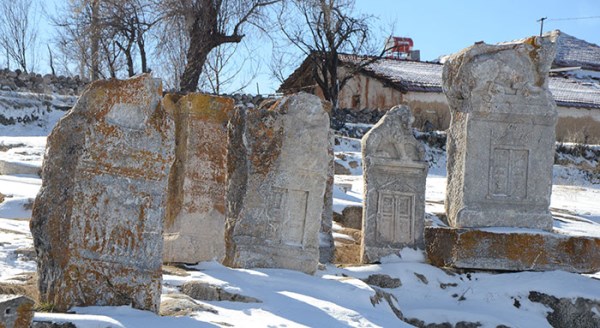 Tarihi taşlar açık hava müzesine dönüşüyor