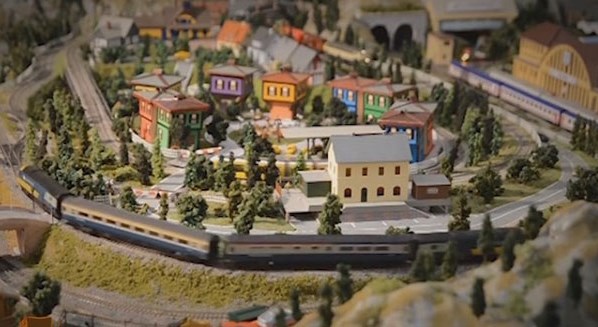 Trenlerle dolu dünyaya yolculuk