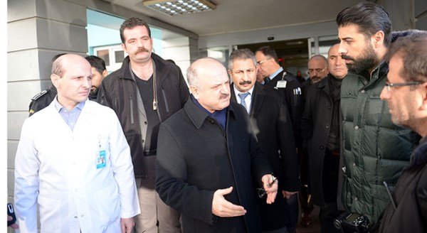 Tur otobüsü kaza yaptı: 11 ölü 44 yaralı