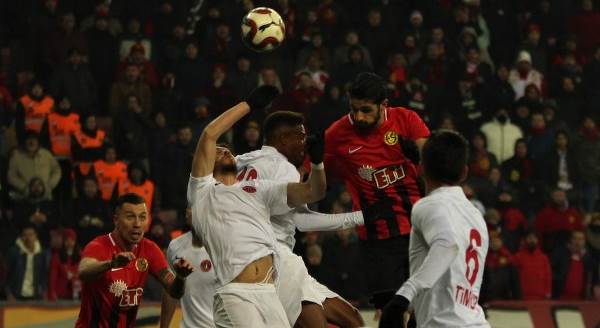 Ümraniyespor teknik direktöründen ilginç açıklama