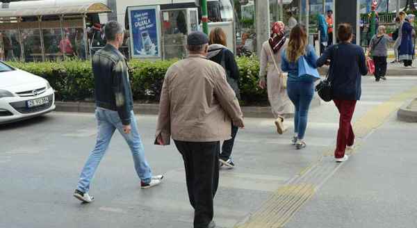 Vatandaş hastaneye üst geçit istiyor!