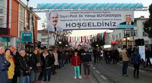 Yılmaz Büyükerşen Caddesi açıldı