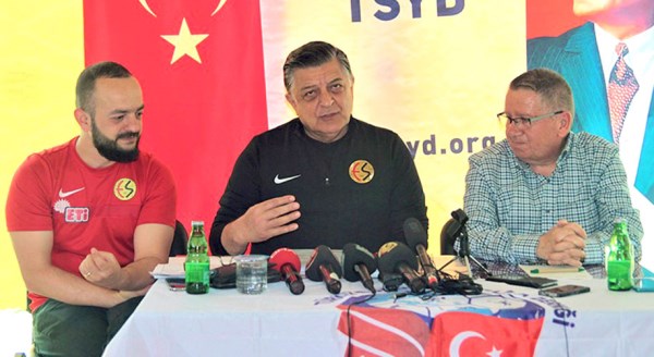 Yılmaz Vural ‘bu oyuncular kalmalı’ dedi