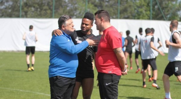 Yılmaz Vural'dan Ofoedu'ya özel ilgi