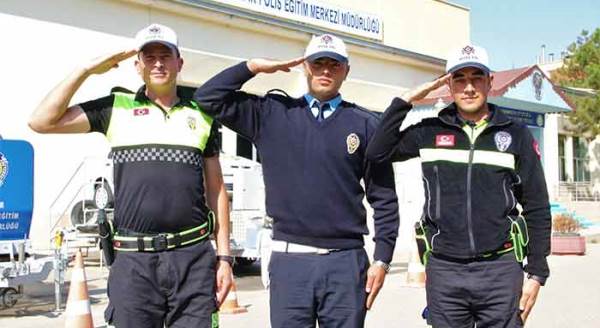 Yollarda daha çok trafik polisi göreceğiz
