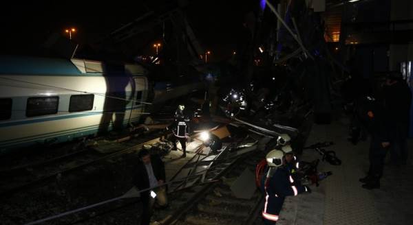 Yüksek Hızlı Tren kaza yaptı!