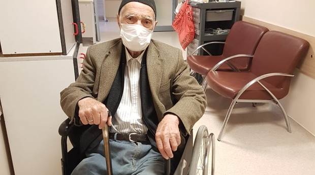 “Virüs genç, yaşlı dinlemiyor herkes tedbirlere uysun”